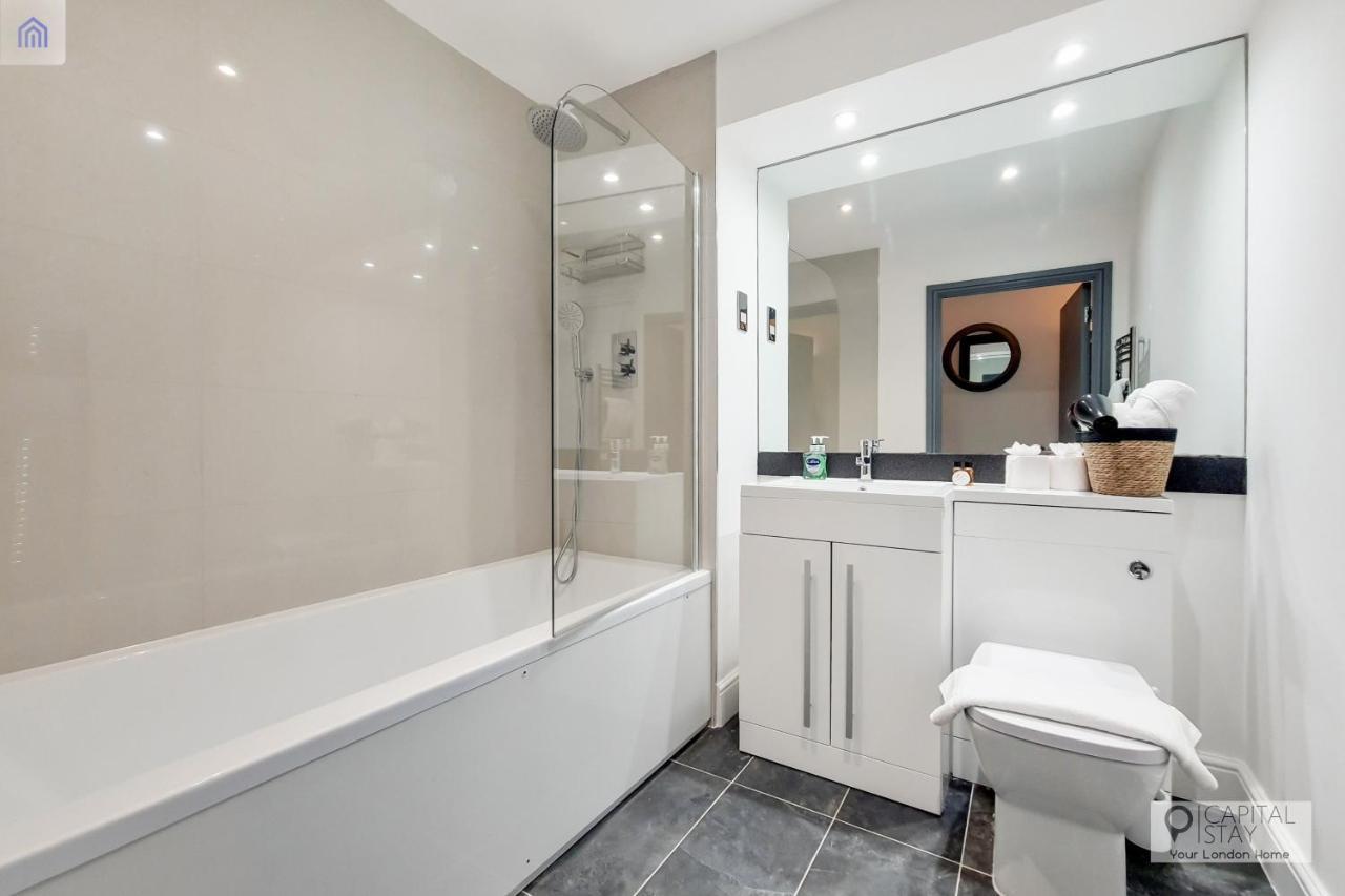 Free Parking - Stylish Three Bedroom Apartment By London Excel Eksteriør billede
